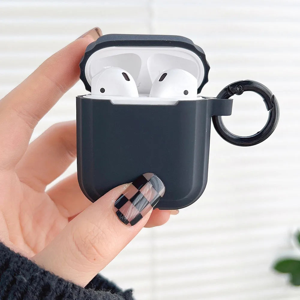 Modische AirPods Hülle mit knalligen Farben in schwarz