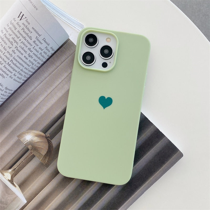 Modische iPhone Hülle mit Herzmuster in grün