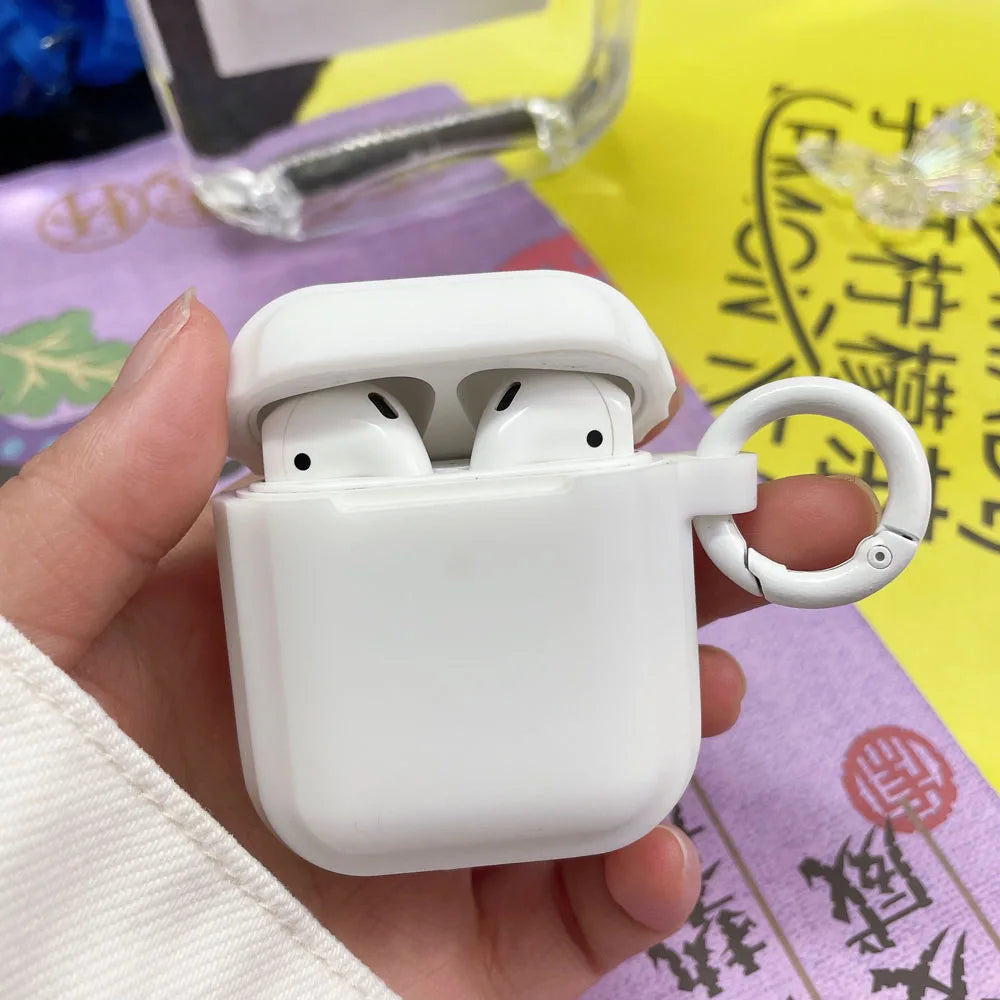 Modische AirPods Hülle mit knalligen Farben in weiß