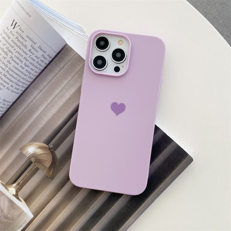 Modische iPhone Hülle mit Herzmuster in lila