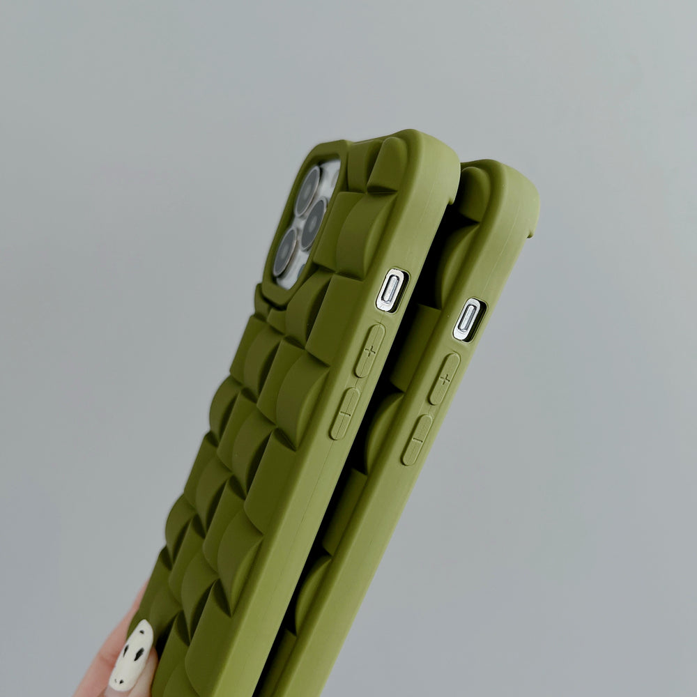 Modische iPhone Hülle aus farbigem Silikon im 3D Würfel Muster
